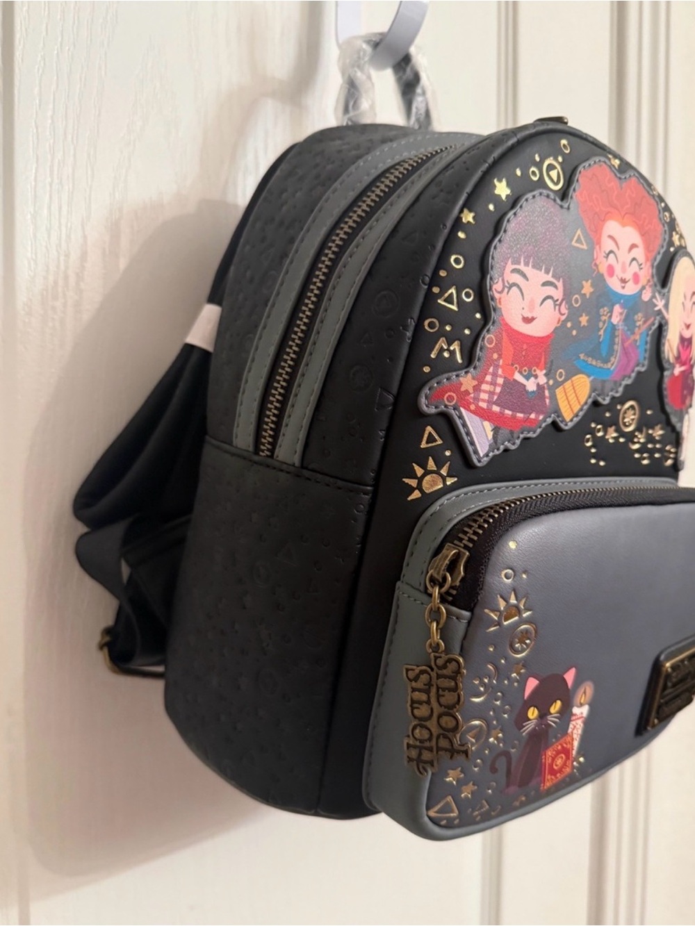 Loungefly Hocus Pocus Chibi Mini Backpack - Picture 2 of 7
